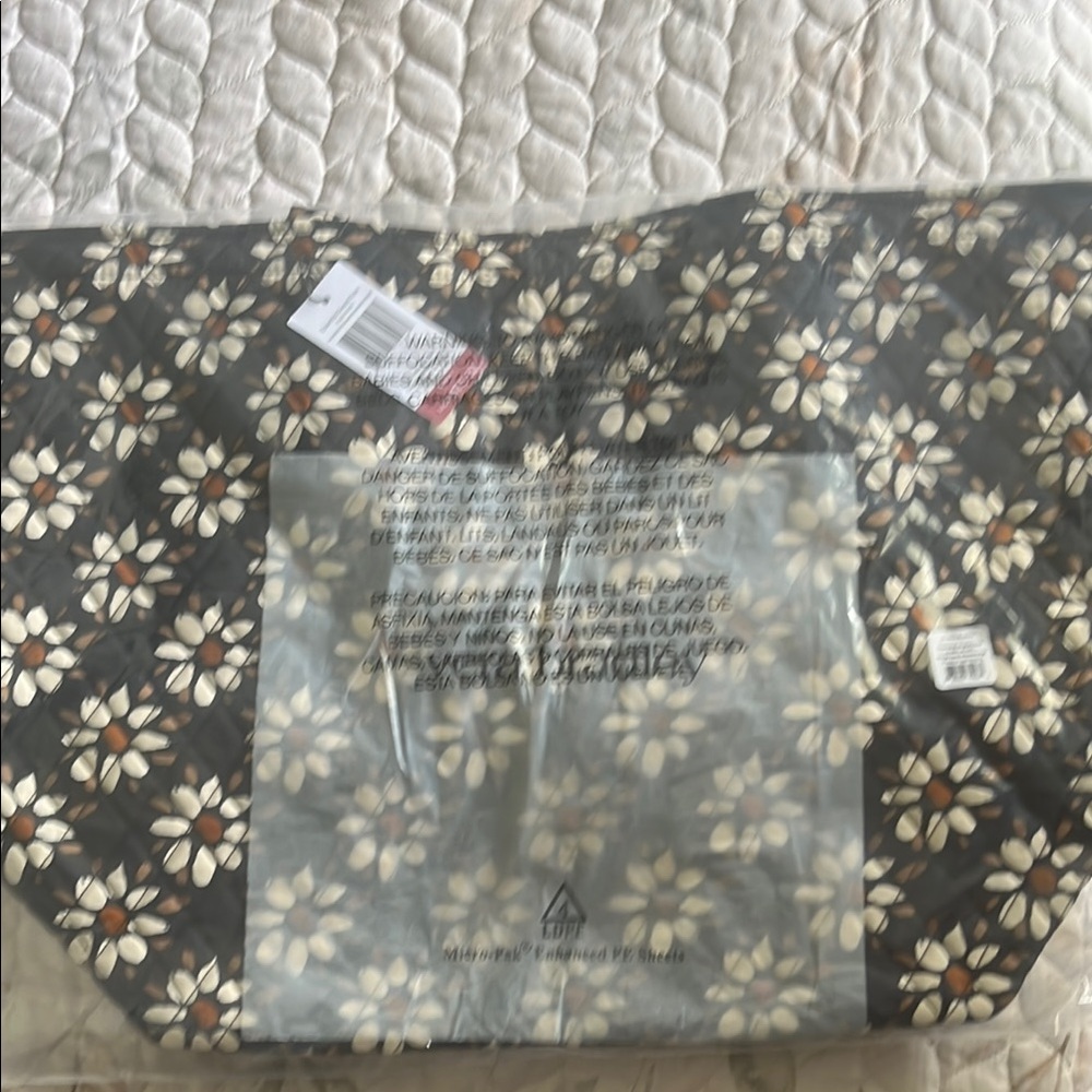 New with tags and still in plastic Vera Bradley Floral Pattern Tote Bag